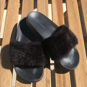 Steve Madden Slides